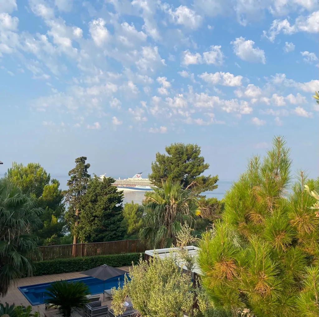 A furnished villa in Bar